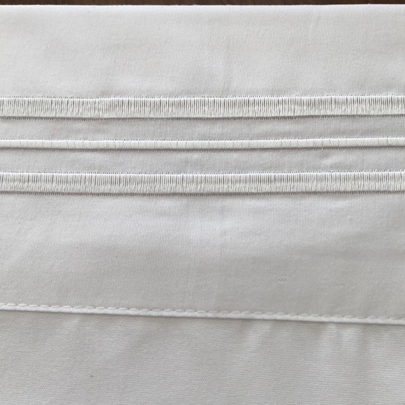 Kourtney Allison 4 piece Bedsheets New Twin White - Picture 2 of 2